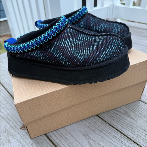 UGG Shoes - UGG - Womens Tazz Maxi Tasman - Size 8